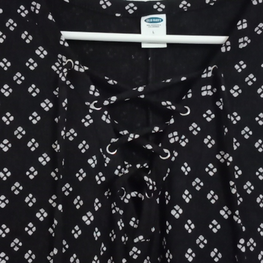 #218 Old Navy Black and White Women's V-Neck dress. Size: Large - Picture 5 of 8